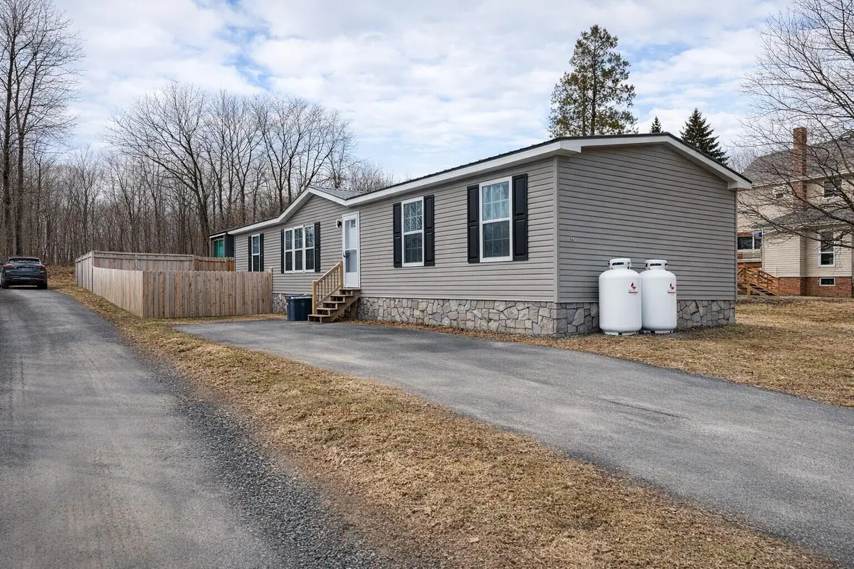 16 W Pleasant Street, Oakland, ME 04963 - #1