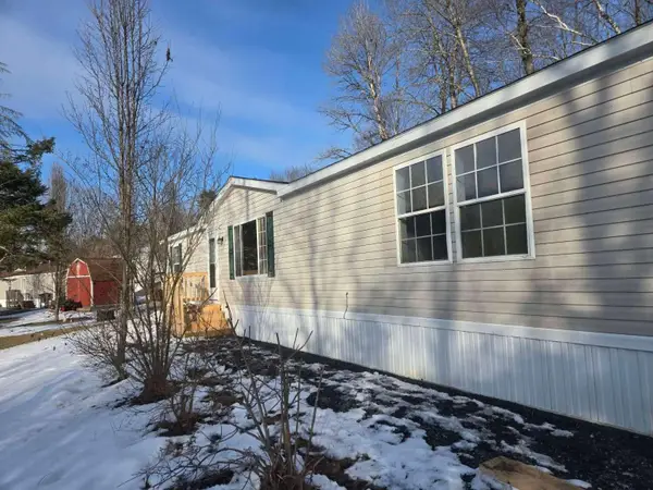 10 Overlook Drive, Bowdoin, ME 04287