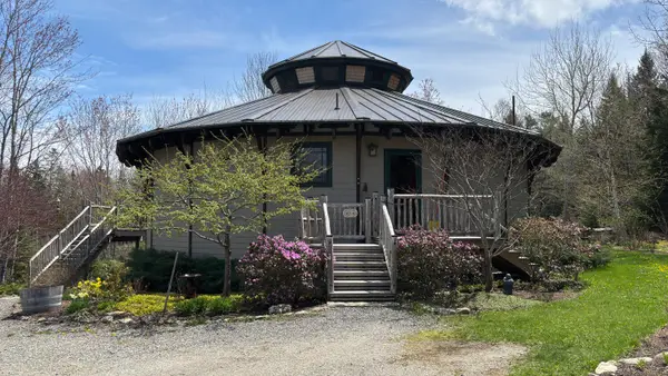 61 Ol Cranberry Way, Trenton, ME 04605