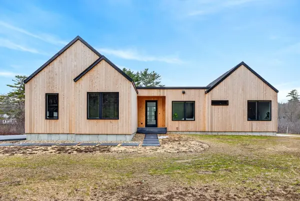 140 Longwoods Road, Falmouth, ME 04105