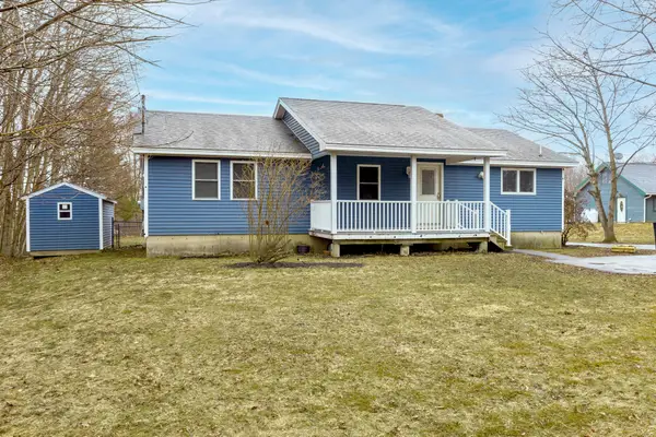 1806 Hammond Street, Hermon, ME 04401