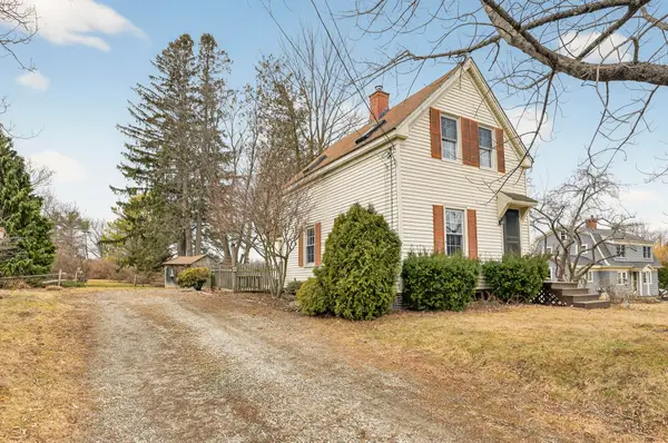 20 Depot Road, Falmouth, ME 04105