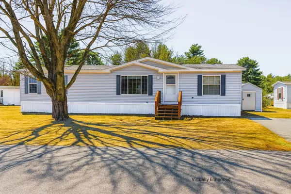 14 Town And Country Drive, Lisbon, ME 04250