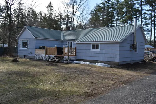 544 Ossipee Trail W, Standish, ME 04084