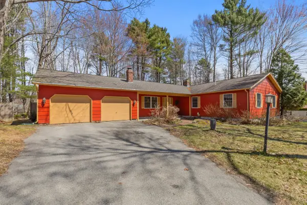 34 Mcauley Road, Cape Elizabeth, ME 04107