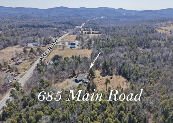 685 Main Road, Holden, ME 04429