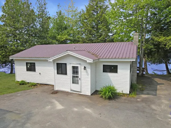 218 Hay Road, Hudson, ME 04449