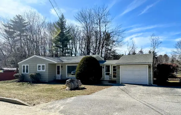 15 Moore Avenue, Auburn, ME 04210