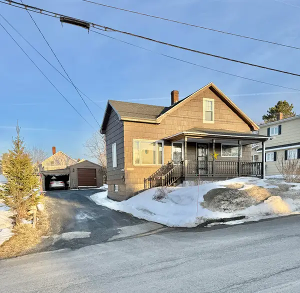136 12th Avenue, Madawaska, ME 04756