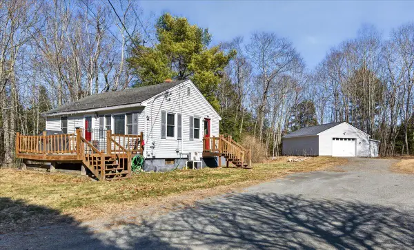 153 Stillwater Avenue, Orono, ME 04473