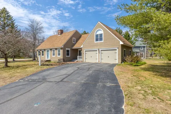 36 Village Woods Circle, Gorham, ME 04038