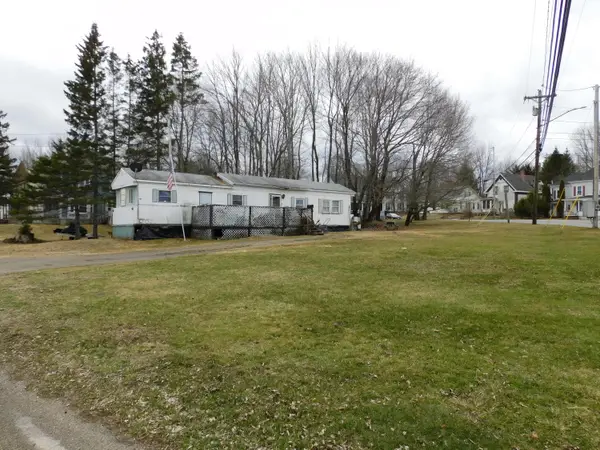 3 Boardman Street, Calais, ME 04619