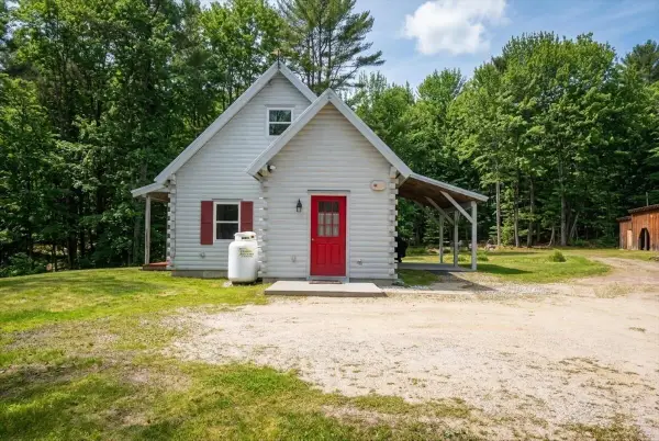 7 Abbott Hill Road, West Paris, ME 04289