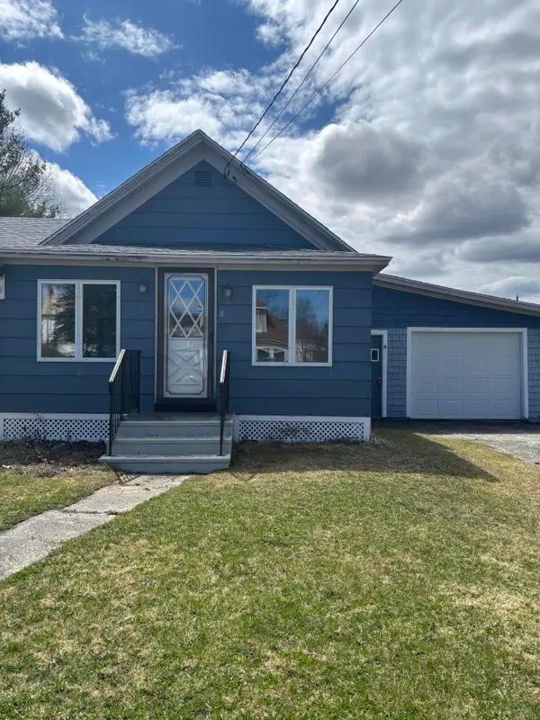 8 Maynard Street, Washburn, ME 04786