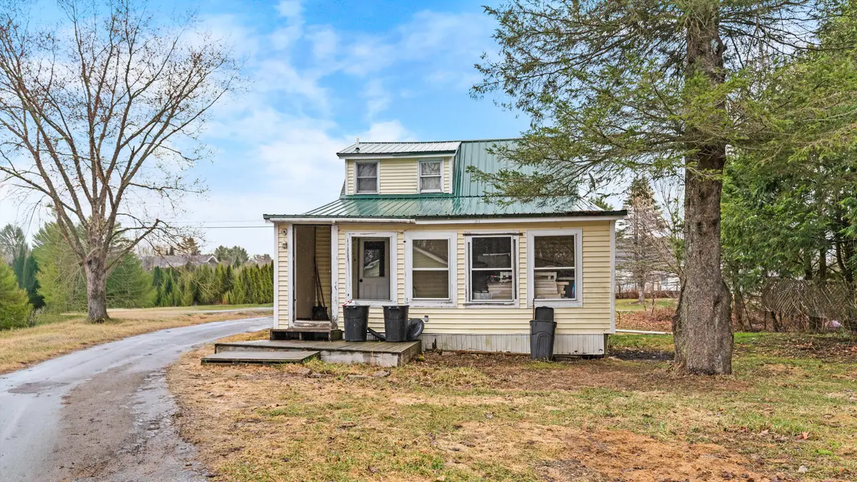 20 Highland Avenue, Bradley, ME 04411 - #1