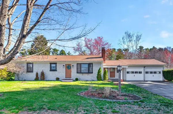 7 Lawn Avenue, Cumberland, ME 04021