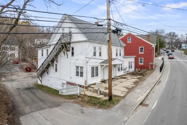 16 Main Street, Topsham, ME 04086