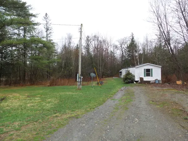 540 Bellsqueeze Road, Clinton, ME 04927