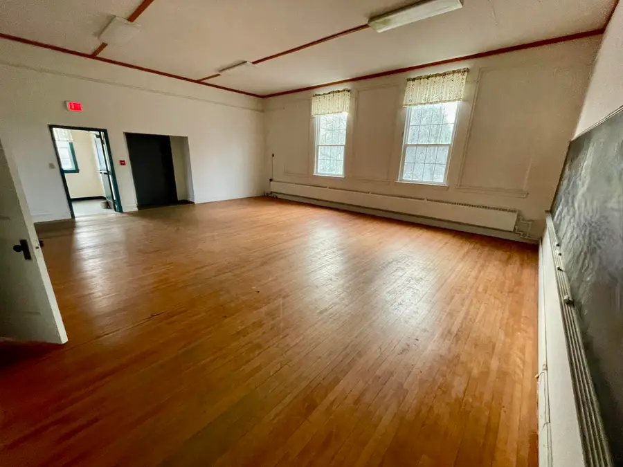 85 Pleasant Street, Oxford, ME 04270 - #3