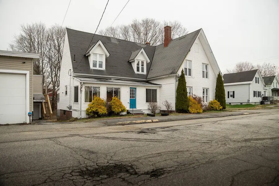 21 Bridge Street, Lewiston, ME 04240 - #2