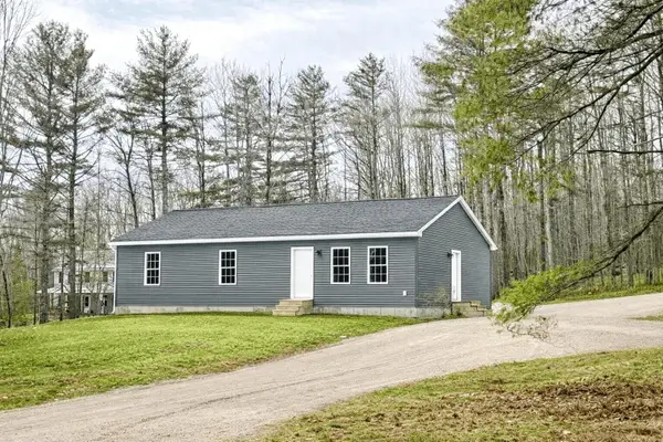 35 Moosehead Lane, Whitefield, ME 04353