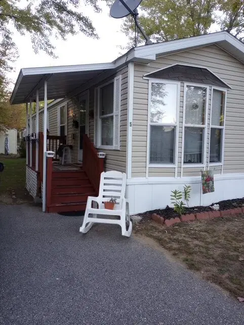 5 Locust Drive, Norway, ME 04268