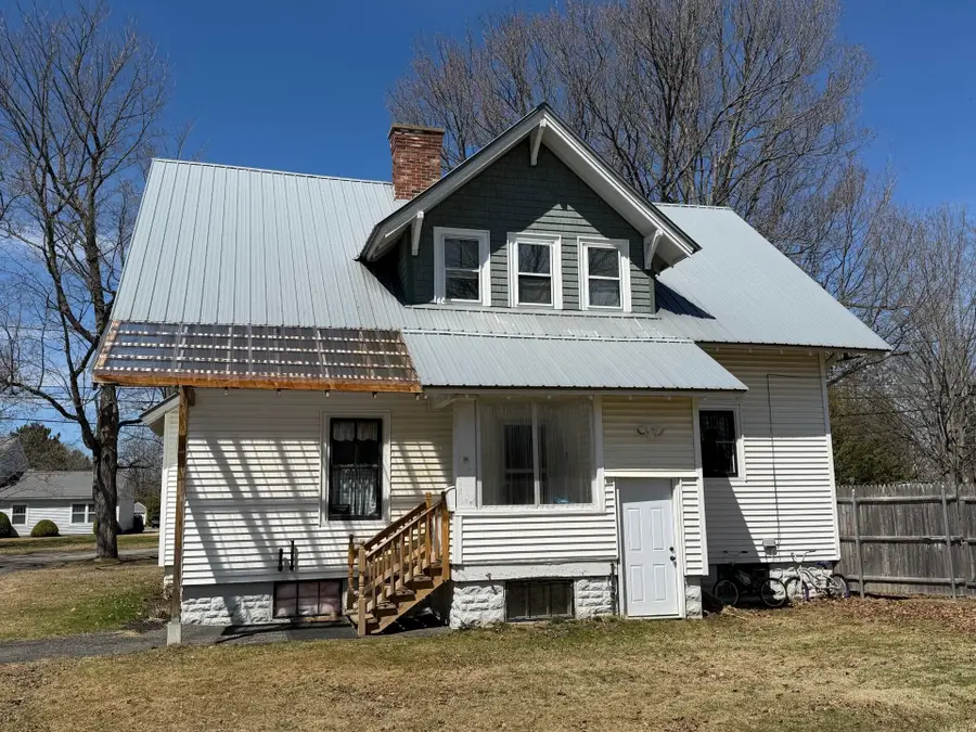 21 Bowdoin Street, Houlton, ME 04730 - #3