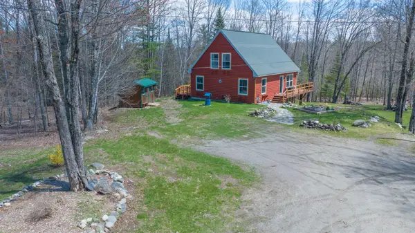 63 Mayhew Road, Starks, ME 04911