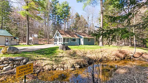 510 Sunflower Lane E, Sidney, ME 04330