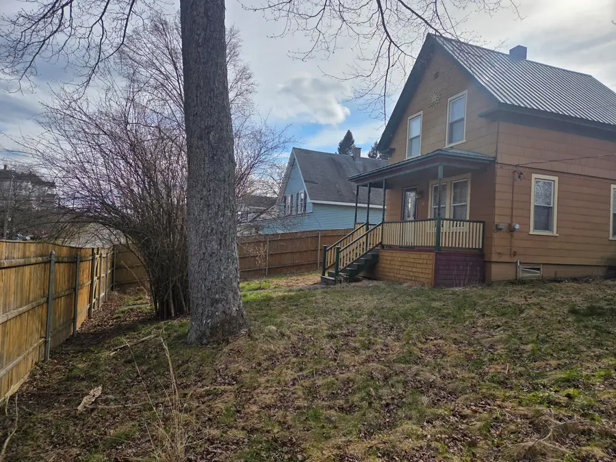 12 Elm Street, East Millinocket, ME 04430 - #3