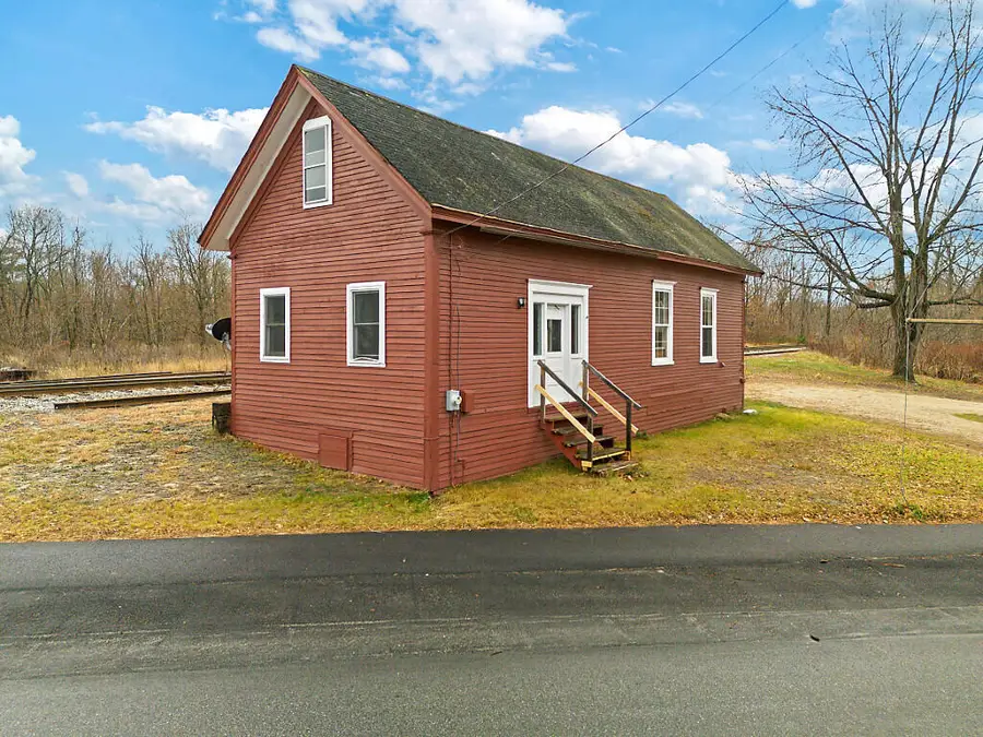 63 Elm Street, Mechanic Falls, ME 04256 - #3