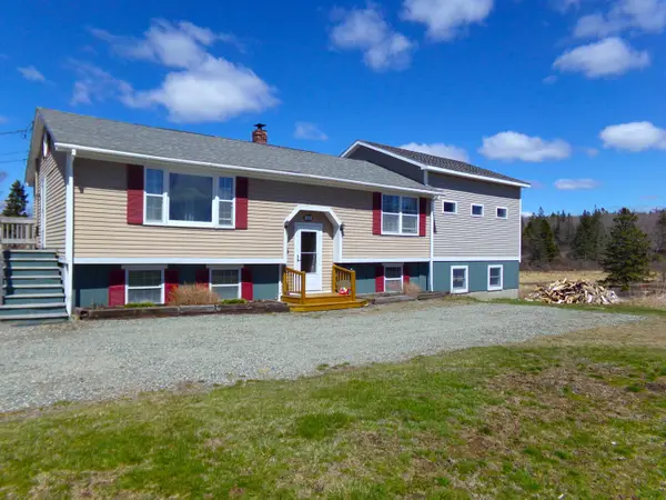 112 Hillcrest Drive, Winter Harbor, ME 04693