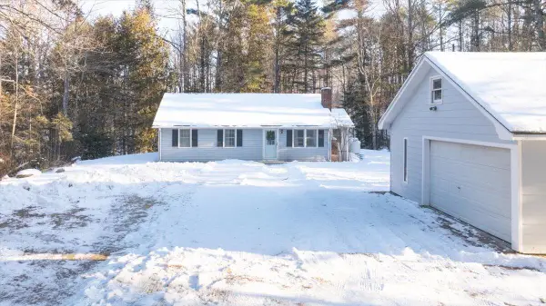 2 Route 3, Palermo, ME 04354