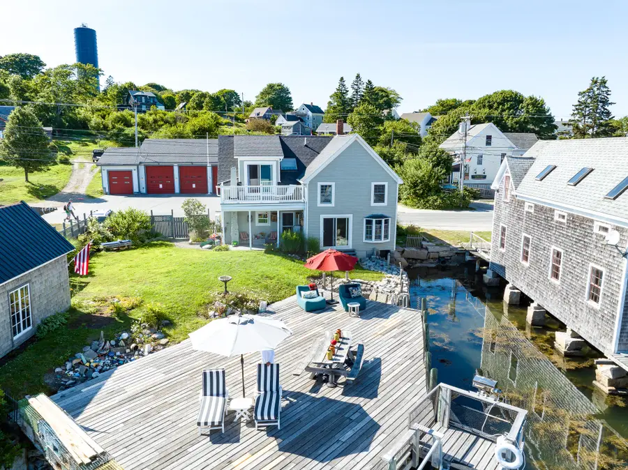 55 W Main Street, Vinalhaven, ME 04863 - #2