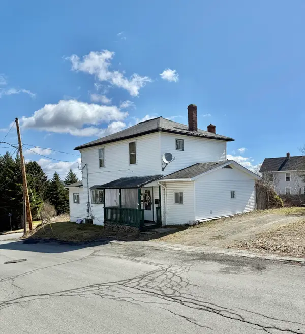 144 6th Avenue, Madawaska, ME 04756