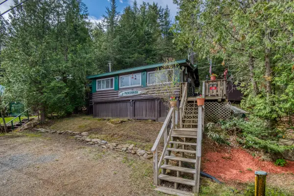120 South Shore Drive, Rangeley Plt, ME 04970
