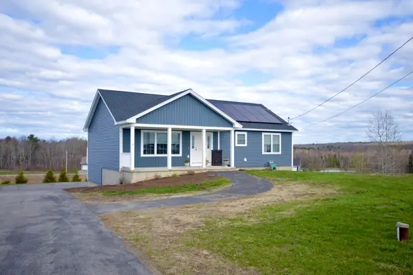 879 Blackstream Road, Hermon, ME 04401