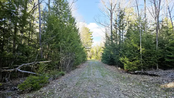 54 Rutabeggar Lane, Farmingdale, ME 04344