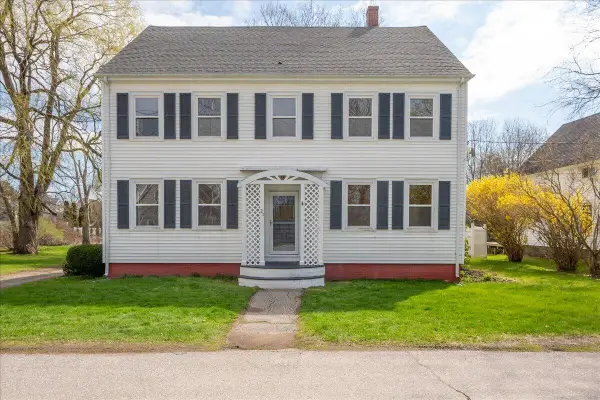 21 Georges Street, Thomaston, ME 04861