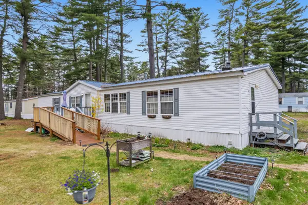 33 Theodore Drive, Brunswick, ME 04011