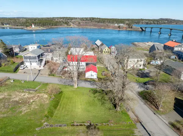11 Pleasant Street, Lubec, ME 04652