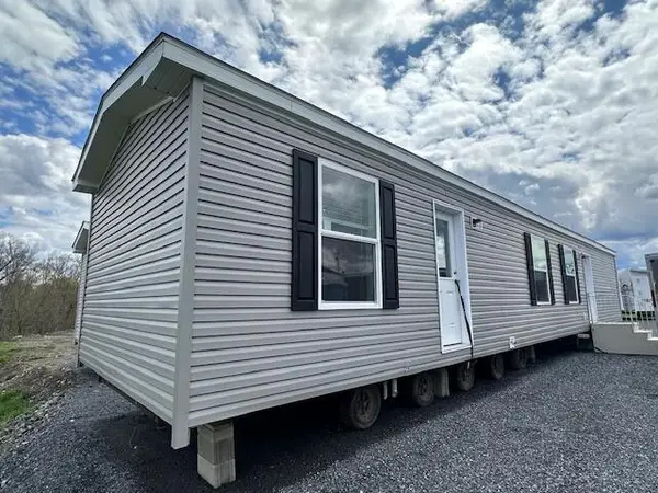 19 Bartlett Street, Fairfield, ME 04937