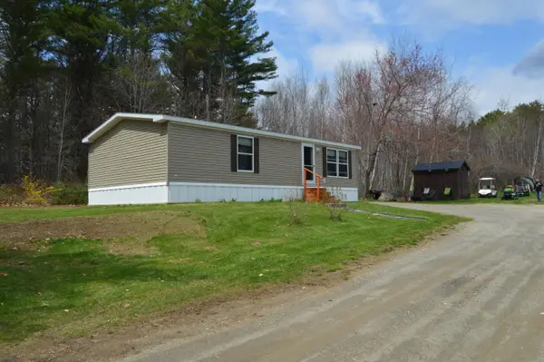 74 Turner Drive, Pittston, ME 04345