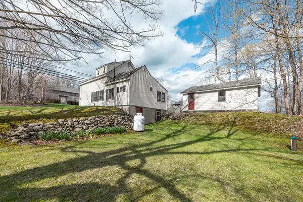 2546 Route 2, Hermon, ME 04401