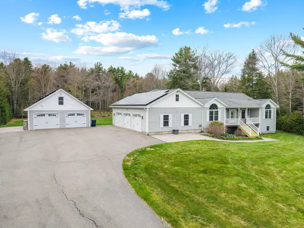 61 Kingsbury Road, Holden, ME 04429