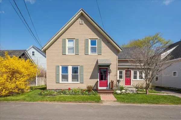 15 Berkley Street, Rockland, ME 04841