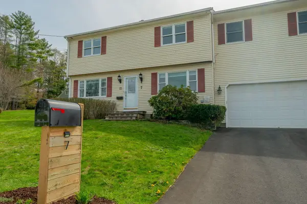 7 Sandy Street, Lewiston, ME 04240