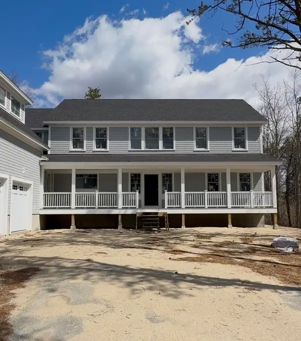 3 Evergreen Avenue, Kennebunk, ME 04043