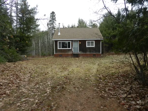 632 County Road, Milford, ME 04461