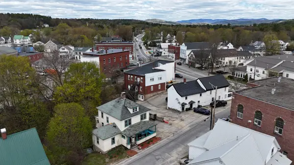 11 Barrows Street, Paris, ME 04281